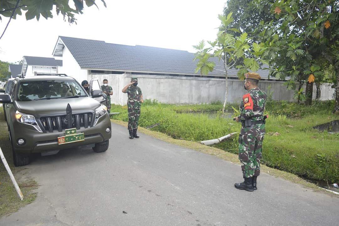 Kunjungan Pangdam XVI/Pattimura di Pos Kotis Satgas Batalyon Arhanud 11/WBY