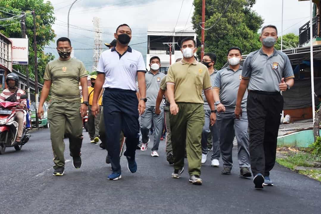Jalin Sinergitas TNI- Polri, Korem 152/Baabullah dan Polda Malut Gelar Olah Raga Bersama