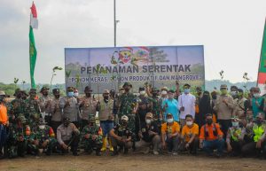 Wujud Kepedulian Lingkungan, Jajaran Korem 162/WB Gelar Kegiatan Penanaman Dua Juta Pohon Secara Serentak