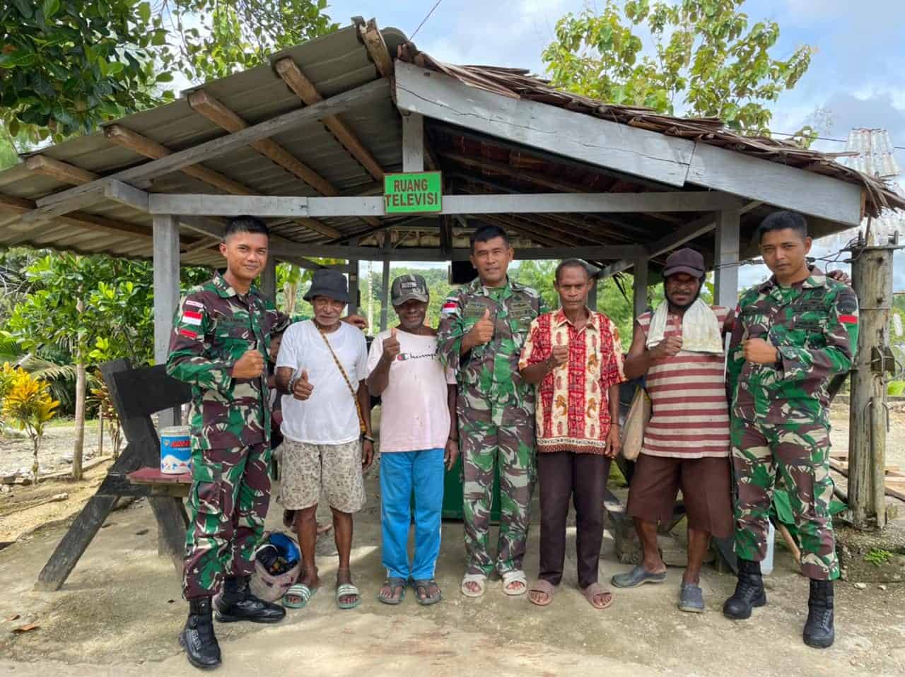 Danpos Ubrub Sambut Silaturahmi Ondoafi, Kepala Kampung Somografi dan Warga Kampung Umuaf