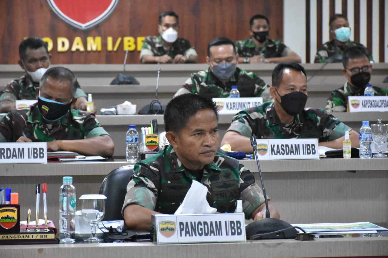 Pangdam I/BB Ikuti Rapat Rencana Operasi PPKM dan Vaksinasi Secara Virtual Dengan Panglima TNI