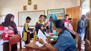 Satgas Yonarhanud 11/WBY Bersama Dinkes Kairatu Gelar Serbuan Vaksinasi Covid-19