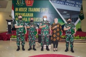 Ketua Tim Dosen STHM Kolonel Chk Agus Hari Suyanto S.H. Menjadi Narasumber Dalam Acara In House Training
