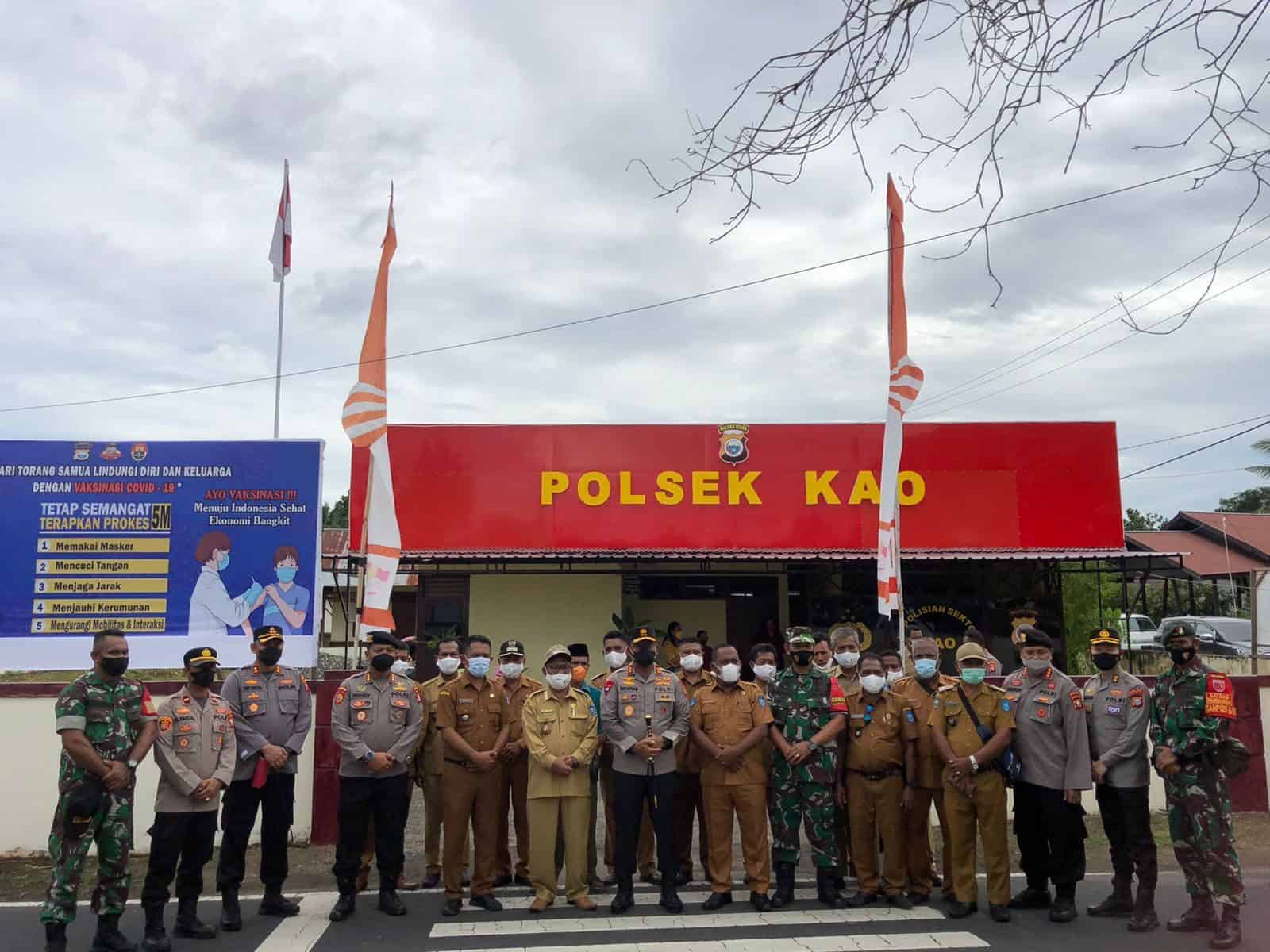 Integritas TNI-Polri Satgas Yonif RK 732/Banau Bantu Percepatan Vaksinasi