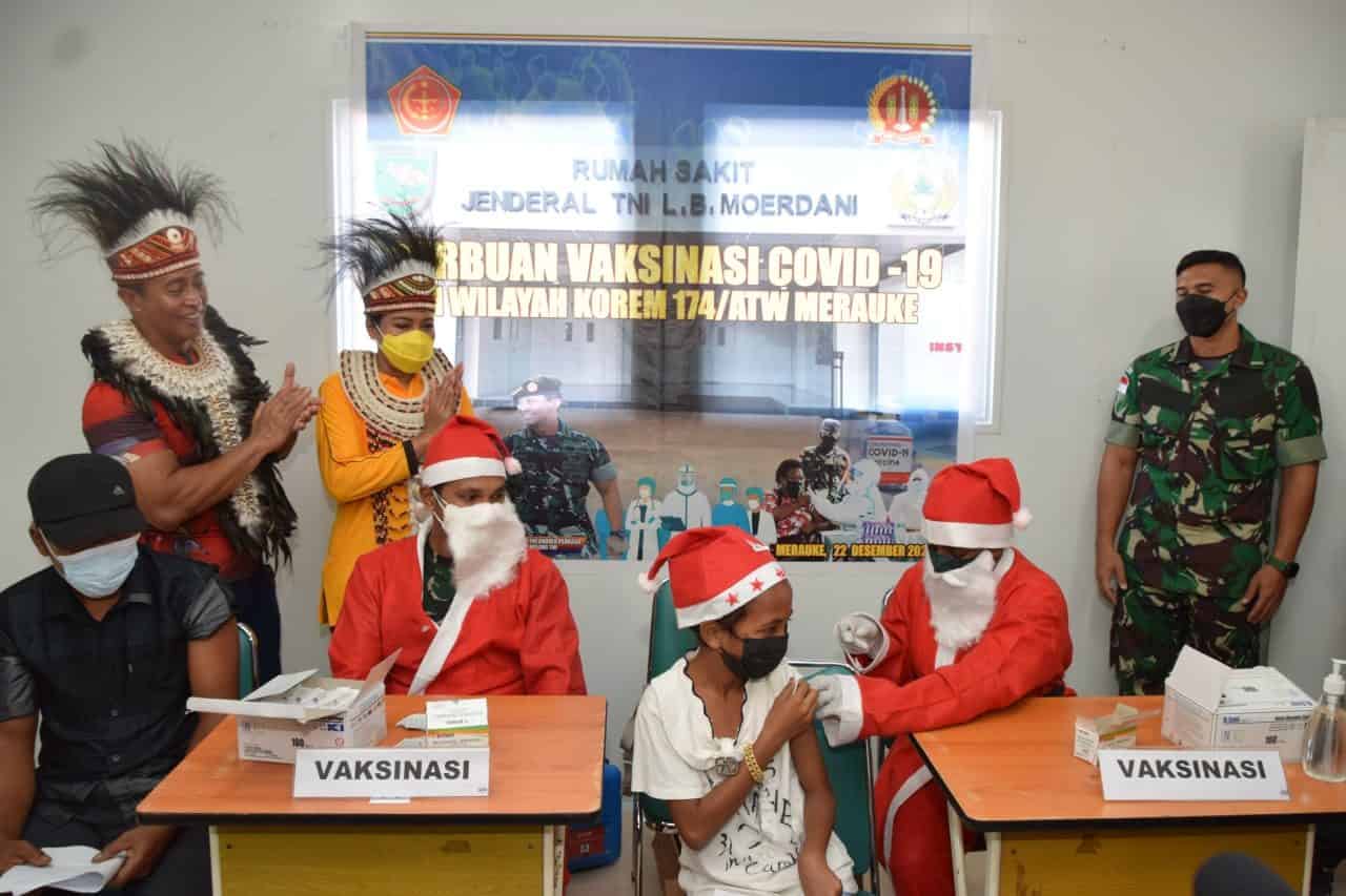 Pangdam XVII/Cenderawasih Dampingi Panglima TNI Tinjau Vaksinasi di Wilayah Merauke