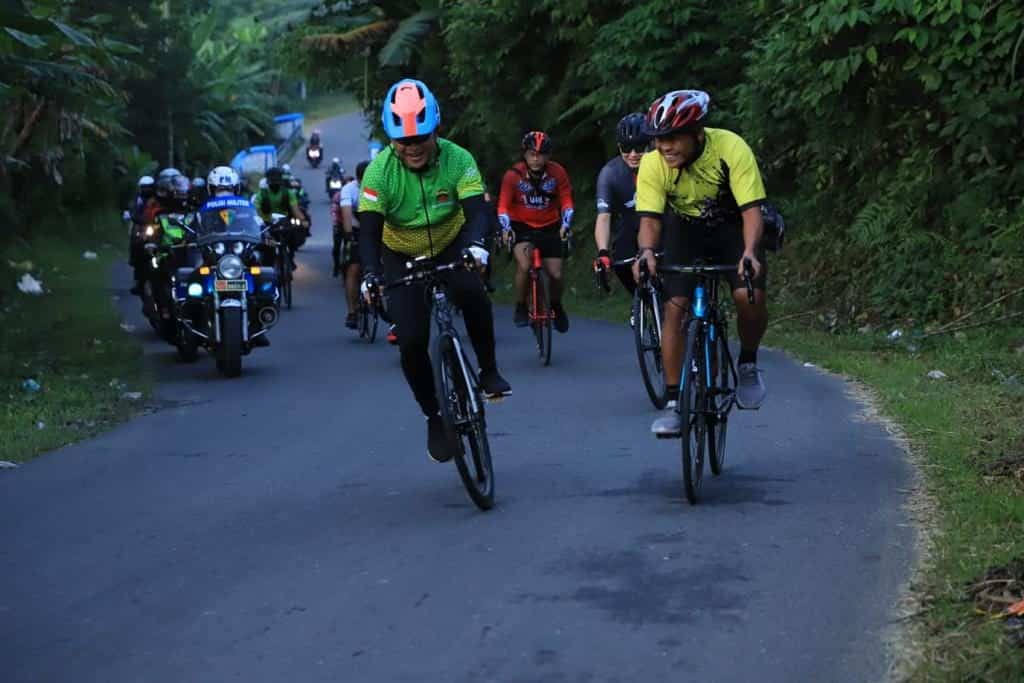 Pangdam I/BB Bersama Menkumham RI Keliling Naik Sepeda Dari Pesanggarahan Sola Gratia Ke Pesanggarahan Sola Gratia.