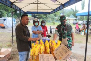 Kodam XVII/Cenderawasih Berbagi Kasih Bersama Jemaat Gereja Gidi Lembah Sunyi Angkasa