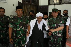 Kunjungi Abu Kuta Krueng, Pangdam IM: Peran Ulama Sangat Penting Wujudkan Aceh Damai dan Sejahtera