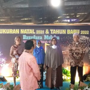 Pererat Kerukunan Masyarakat Satgas Yonif RK 732/Banau Hadiri Syukuran Natal dan Tahun Baru 2022