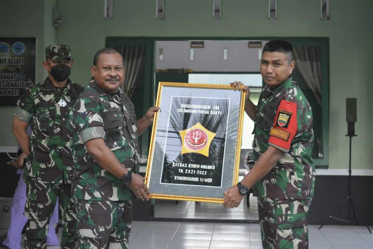 Kunjungan Pangkogabwilhan III ke Pos Jajaran Satgas Kodim Maluku Yonarhanud 11/WBY