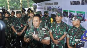 Dankodiklatad Dampingi Panglima TNI Tinjau Latihan Pra Tugas Satgas Yonif R 301/PKS Brigif 15/K