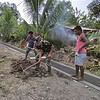 Sertu Wijayanto Danpos Ramil Waesamu, Inisiatif Perbaiki Selokan Jalan Penyebab Banjir dan Genangan Air