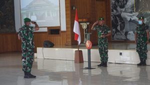 Jabat Sekretaris Dispenad, Kolonel Arh Hamim Tohari, Serahkan Tugas dan Jabatan Kepada Danrem 174/ATW