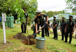 Usai Tutup Dikmaba TNI AD, Pangdam XVII/Cenderawasih Beri Pengarahan Kepada Prajurit Dan Persit Rindam