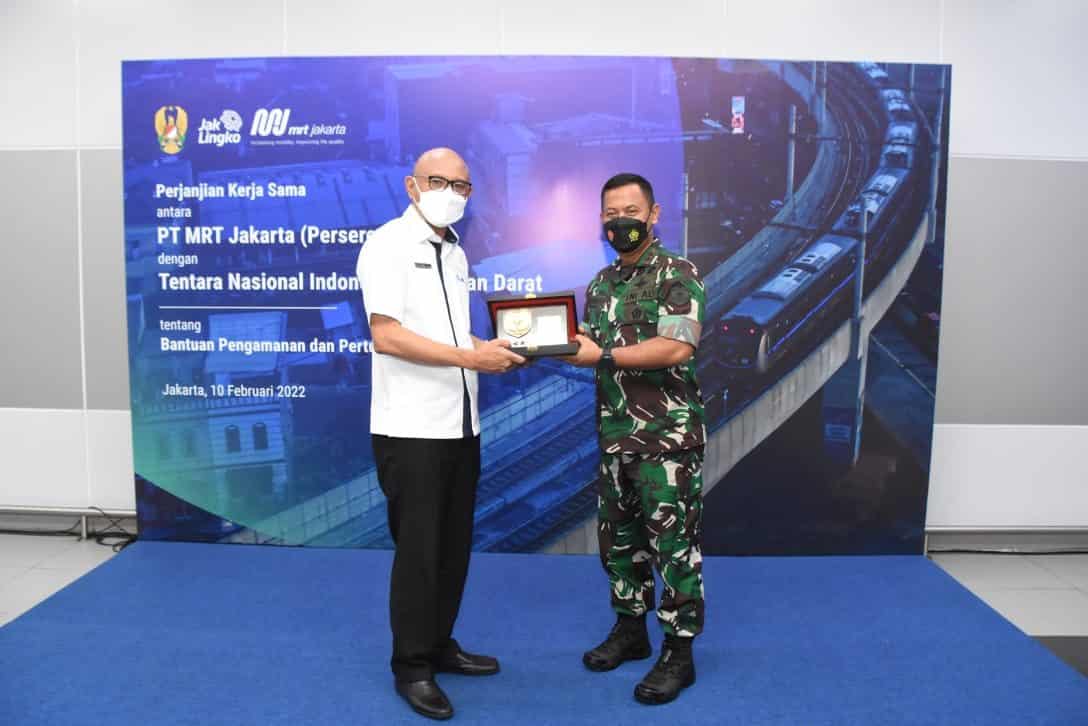 Penandatanganan Kerja Sama Bantuan Pengamanan PT MRT Jakarta Bersama TNI-AD