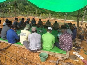 Personel Satgas Yonif 144/JY Dengan Forkopimca Hadiri Peletakan Batu Pertama Pembangunan Masjid di Perbatasan