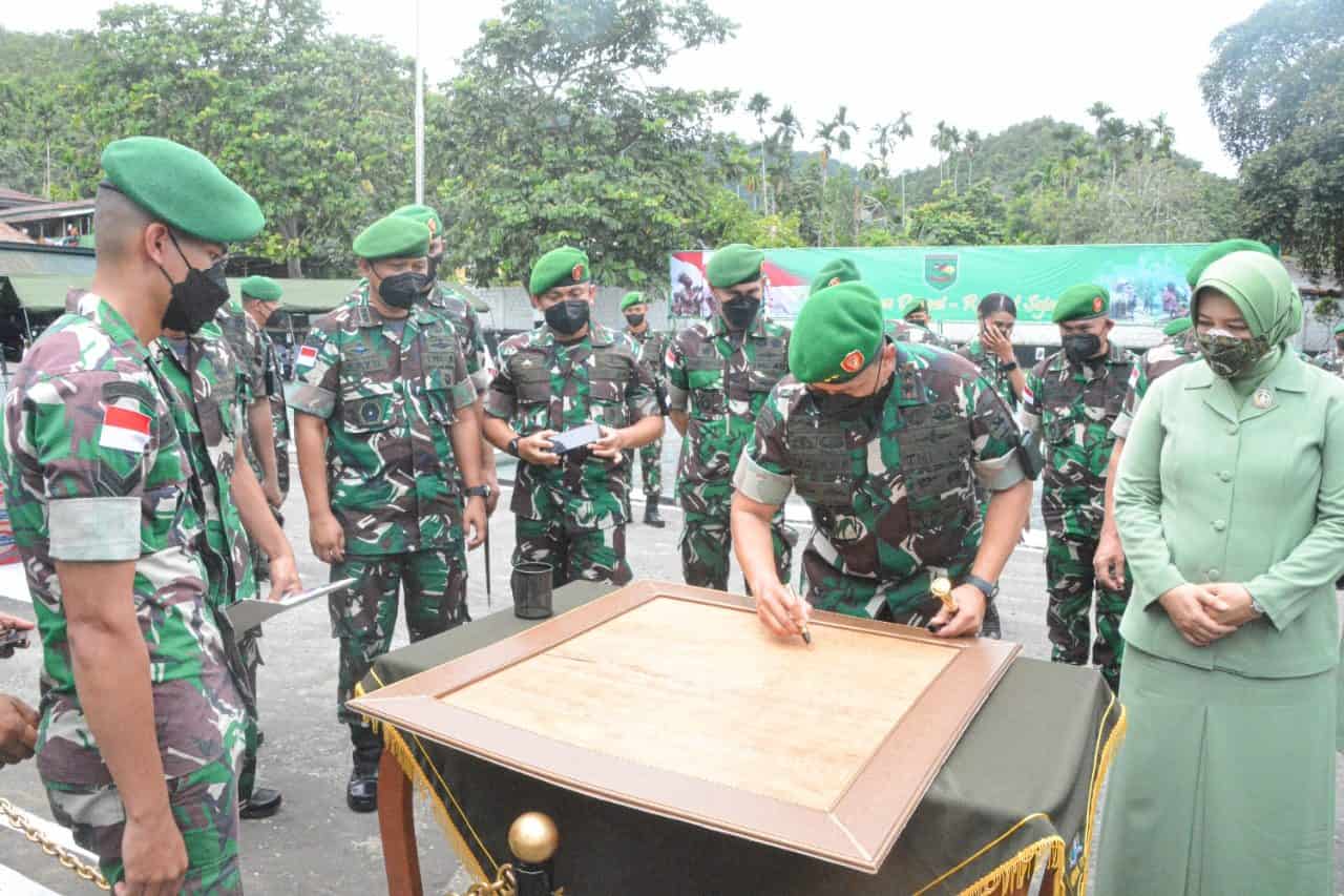 Kunjungi Korem 172/PWY, Pangdam XVII/Cenderawasih : Jadilah Prajurit Profesional dan Mampu Menjadi Solusi Kesulitan Masyarakat