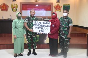 Pangdam Kasuari Ikuti Vicon Dengan Panglima TNI Terkait Penyerahan Program Beasiswa Bagi Putra Putri TNI-Polri