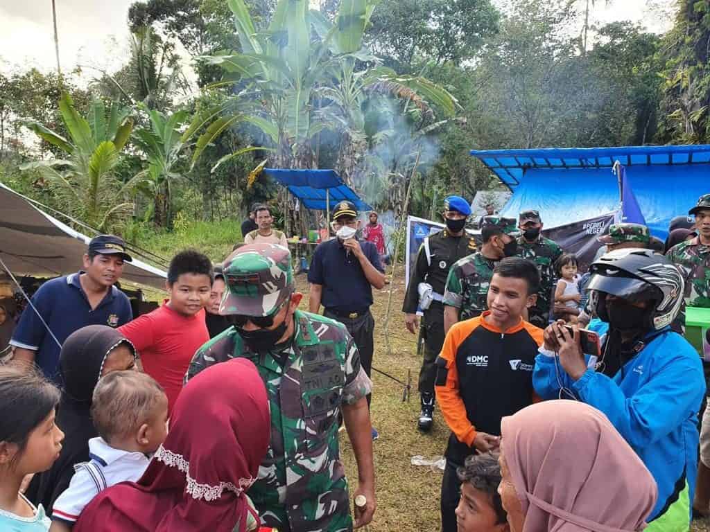 Pangdam I/BB Kunjungi Lokasi Pengungsian Korban Gempa Pasaman Barat