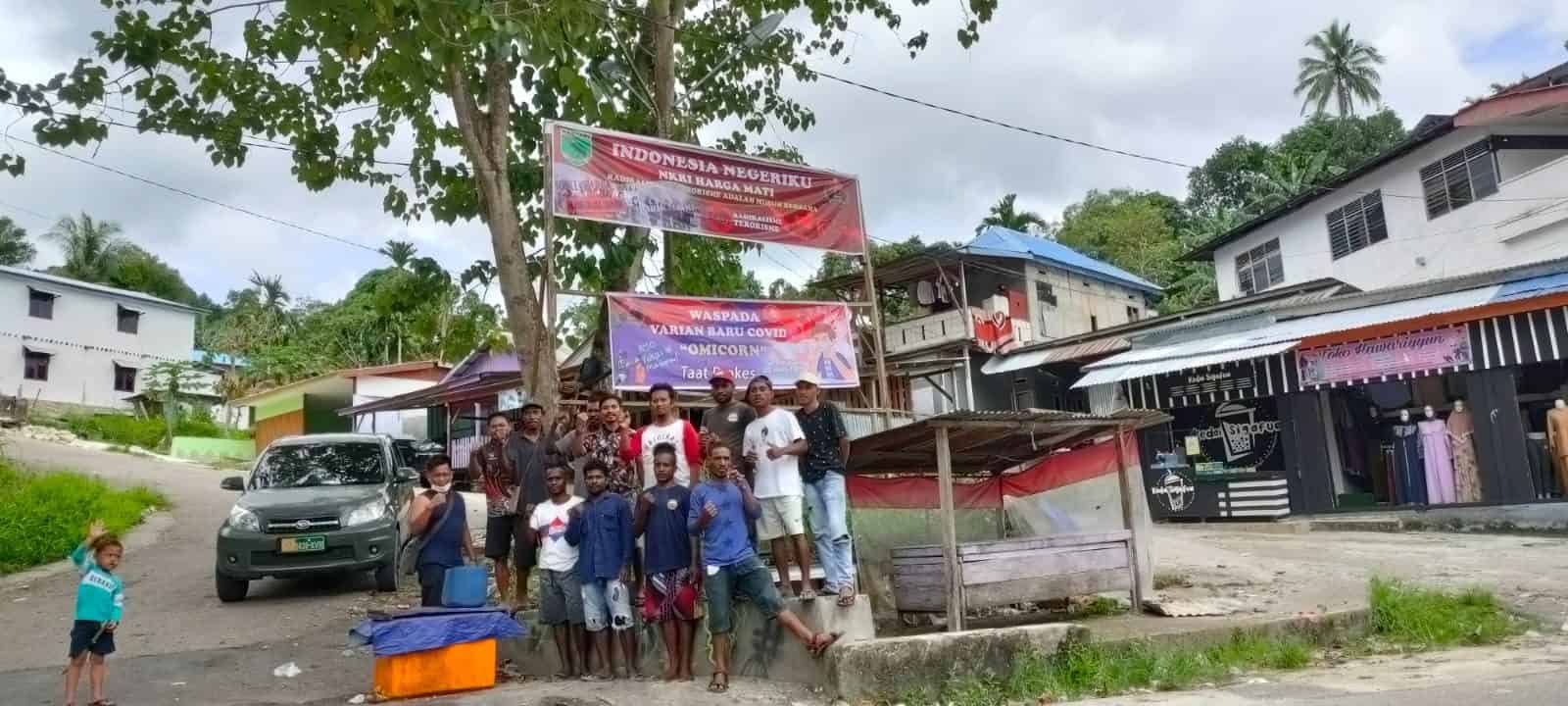 Tolak Radikalisme, Korem 182/JO dan Pemuda Kabupaten Fak-Fak Pasang Spanduk : Kami Cinta NKRI
