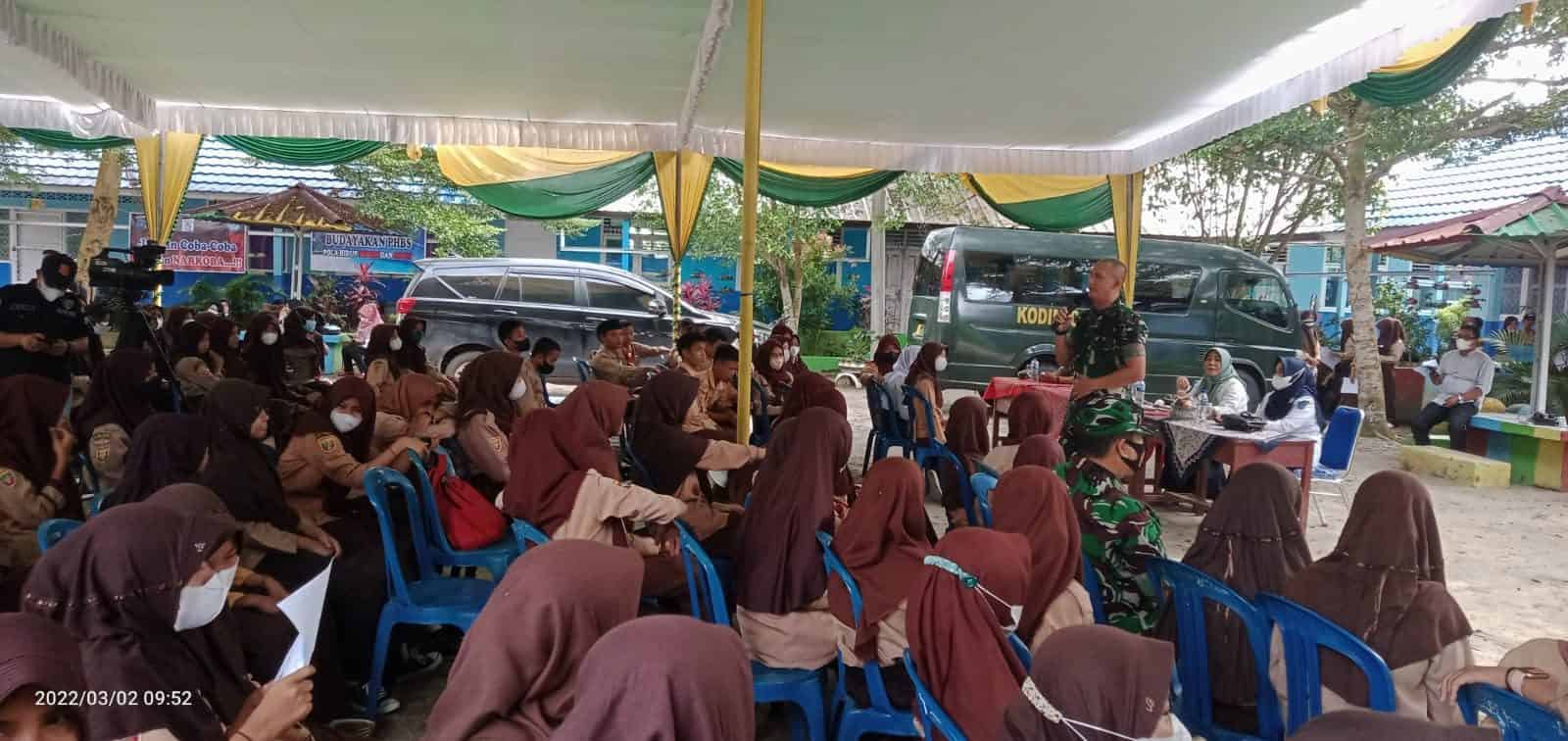 Cegah Paham Radikalisme, Dandim 0402/OKI Berikan Wasbang di SMPN 3 Kayuagung