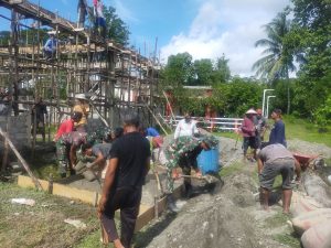 Satgas Kodim Maluku Yonarhanud 11/WBY Gelar Karya Bakti Pembangunan SMTPI di Dusun Pohon Pule