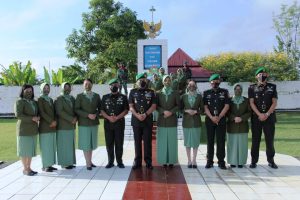 Jelang HUT ke -19 Korem 152/ Baabullah Ziarah dan Tabur Bunga di TMP Banau