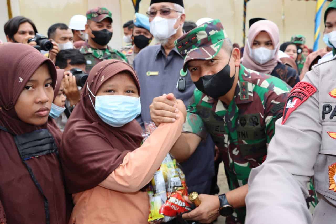 Pangdam I/BB bersama Kapoldasu Tinjau Vaksinasi Covid-19 Untuk Anak