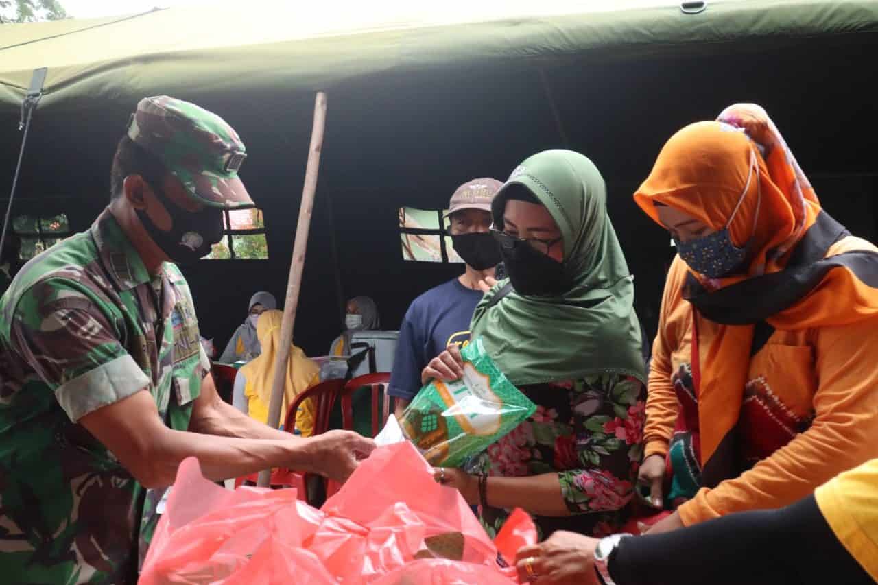 Kodim 1008/Tabalong Gelar Pasar Murah dan Gebyar Vaksinasi Covid-19