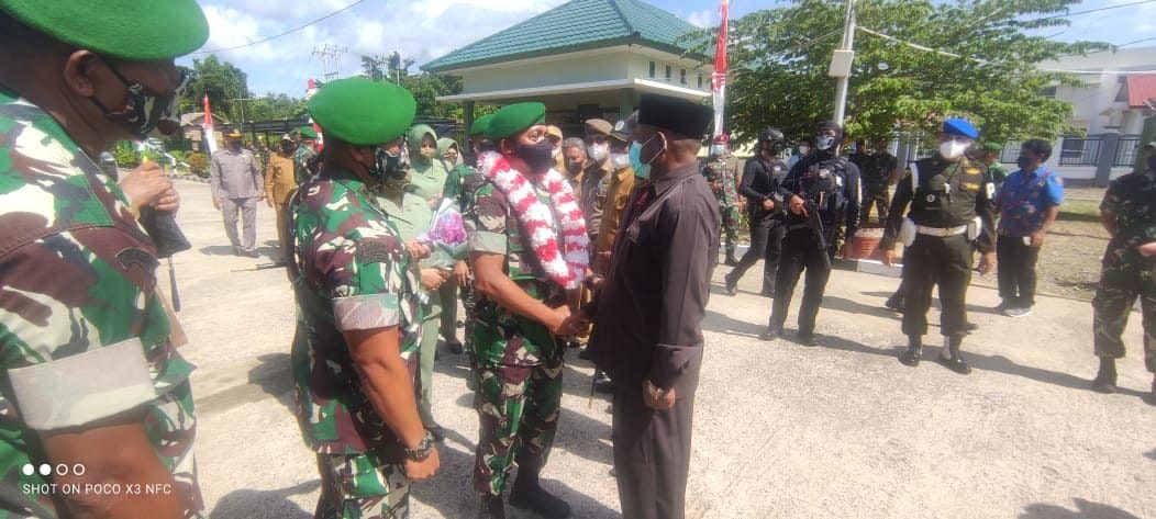 Kunjungan Kerja Pangdam XVIII/Kasuari ke Kodim 1806/TB : Jaga Sinergitas TNI-POLRI dan Pemkab Teluk Bintuni”