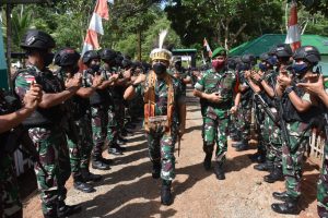 Danrem 174/ATW Dampingi Pangdam Pangdam IV/Diponegoro Tinjau Pos Satgas Yonif 410/Alugoro