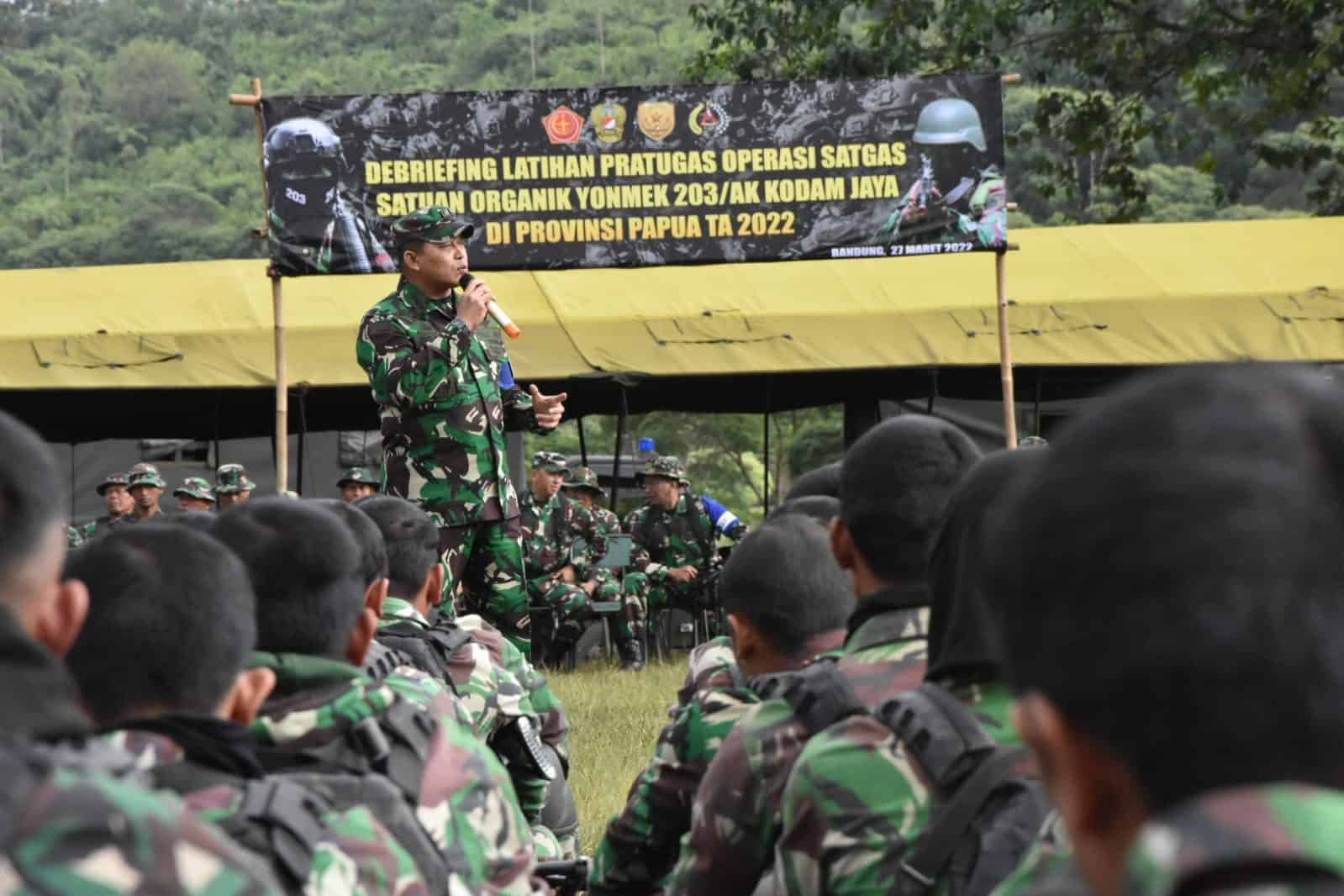 Latihan Pratugas Satgas Batalyon Infanteri Mekanis 203/AK Resmi Ditutup