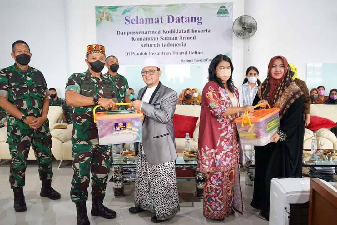 Rabiniscab Armed Sarasehan Potret Armed TNI AD Menghadapi Tantangan Tugas Kedepan