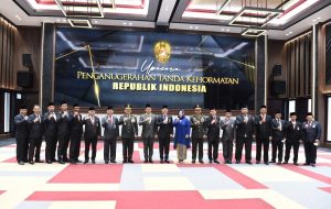 Kasad Anugerahkan Bintang KEP Kepada Pimpinan BPK RI