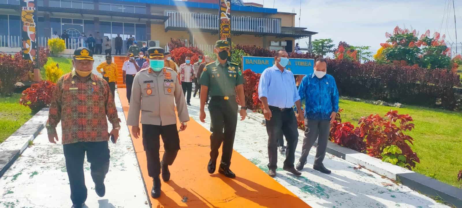 Kasrem 182/JO Sambut Kedatangan Gubernur Papua Barat