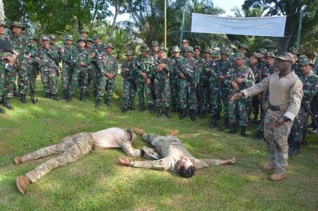 Prajurit Raider 100/PS Latihan Purkota Dalam “Military Operation Urban Terrain” Bersama US Army MTT SFAB