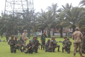 Prajurit Batalyon Raider 100/PS Latihan Pertempuran “Raid” Bersama Tim MTT SFAB US Army
