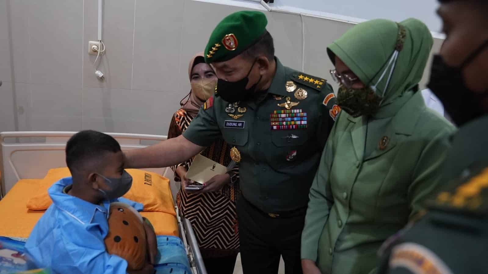 Tingkatkan Layanan Kesehatan, Kasad Bantu Lima Unit Motor Ambulans