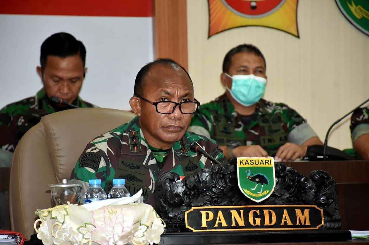 Pangdam Kasuari Ikuti Vicon Dengan Panglima TNI Bahas Distribusi Bantuan Tunai PKLWN