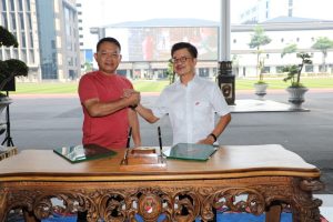 PT. Arwana Citramulia Tbk Dukung Program Binter TNI AD dan Beasiswa Prajurit