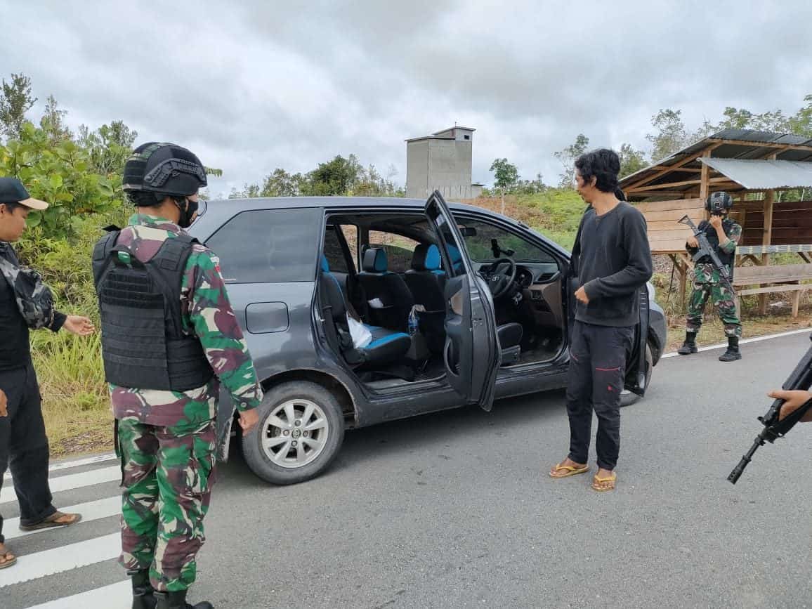 Cegah kegiatan ilegal, Satgas Yonif 144/JY Gelar Sweeping di Perbatasan