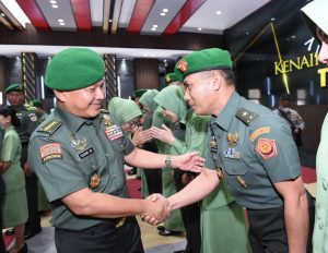 24 Perwira Tinggi TNI AD Naik Pangkat, Rudianto Resmi Sandang Bintang Tiga