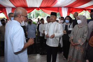 Kasad Bersilaturahmi Dengan Keluarga Alm. Jenderal TNI Purn Ahmad Yani