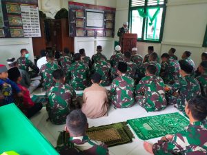 Personel Satgas Yonif 144/JY Sholat Idul Fitri Bersama Warga di Pos Perbatasan