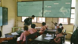 Turut Cerdaskan Anak Bangsa, Satgas Pamtas Yonif 711/Rks Bantu Menjadi Gadik Hingga Beri Perlengkapan Sekolah