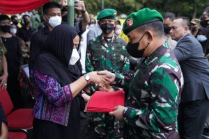 Kasad Pimpin Upacara Pemakaman Militer Alm. Brigjen TNI Stepanus Mahury