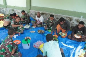 Berhasil Budidaya Ikan Lele, Satgas Yonif 126/KC Panen Bersama Warga Papua