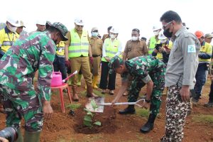 Peringati Hari Lingkungan Hidup Sedunia, Dandim 1311/Morowali Pimpin Penanaman Sejuta Pohon
