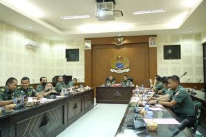 Kadisinfolahtad Pimpin Rapat Penyusunan Laporan Monev RB TNI AD 2022