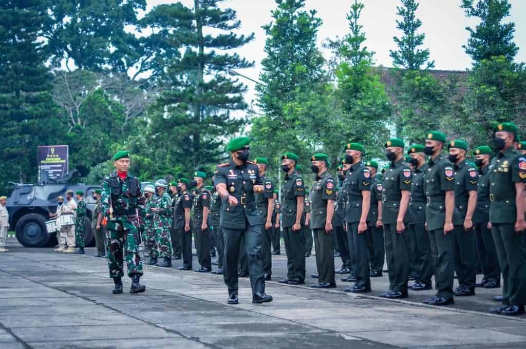 Danpisdikpal Kodiklatad Pimpin Upacara Penutupan Dikjurbapal Abit Dikmaba 2021 (OV)